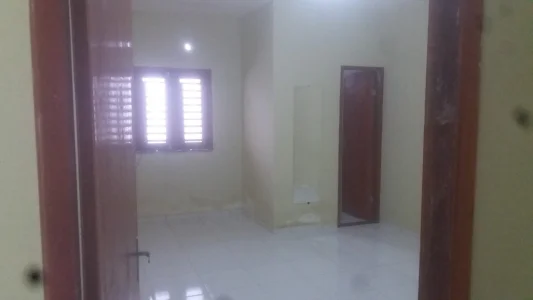 Alugo Casa