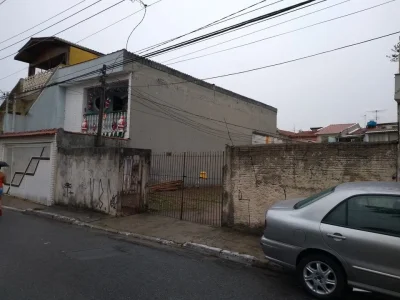 3 Casas num Terreno de 360 Metros