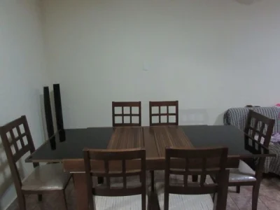 Mesa de Madeira Extensora com 6 Lugares