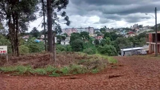 Venda de 2 Terrenos, uma Quadra da área Indústrial, Próximo a Br 153