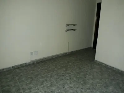 Iraja Apto Frente Térreo 2qts Bnhsoc Boxblindex 1vaga Financia Ref.770