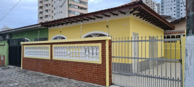 Casa Semi-isolada na Tupi em Praia Grande/sp