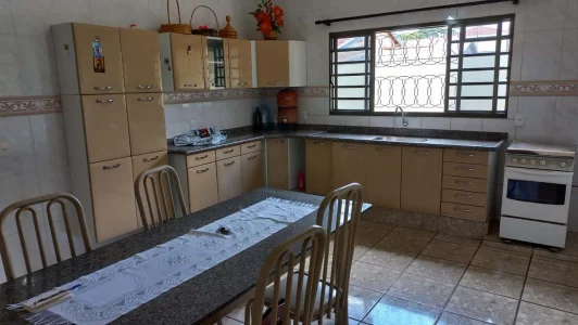 Linda Casa com 2 Dormitórios, Bairro São Manoel em Americana