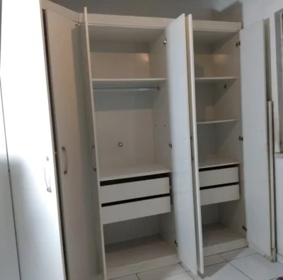 Vendo Guarda Roupas Modulado com Closet