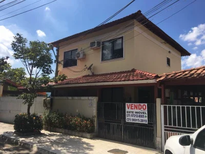 Casa em Campo Grande em Condomínio na Estrada do Moinho
