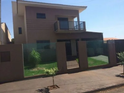 Sobrado em Primeiro de Maio