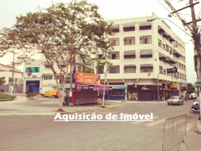 Lote de 360m2 por Casa com 2 Quartos no Centro