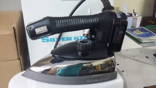 Ferro a Vapor Silver Star 2,0 Kg 220v Peça de Mostruário