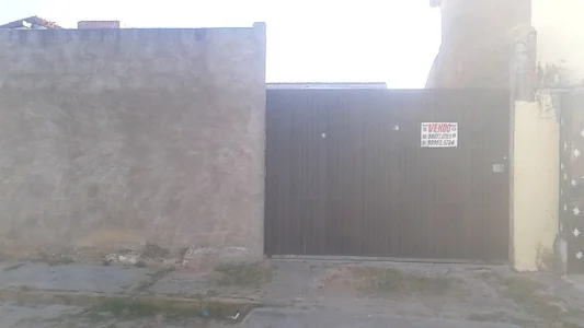 Vende SE Otimo Terreno na 2 Etapa Conj Ceará