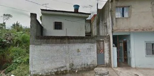 Alugo 1 Comodo c/ Banheiro,quintal e área de Serviço!