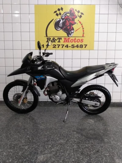 XRE 300 (preta)