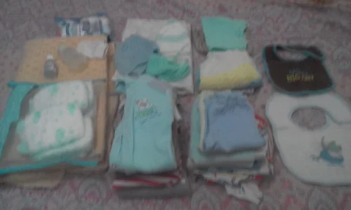 Lote de Roupas de Bebê