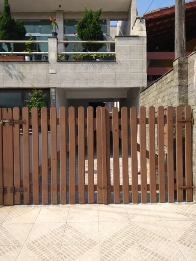 Casa Sobreposta Baixa á 60 Metros da Praia !