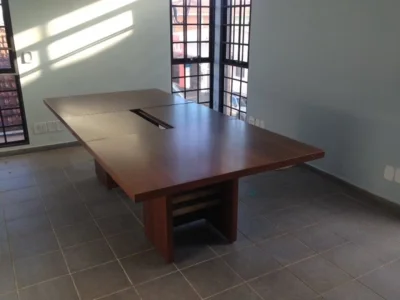Mesa de Reunião