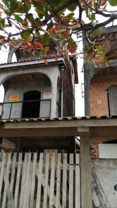 Vende-se Esta Casa