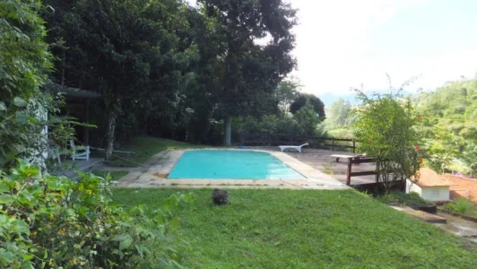 Alugo Casa em Itaipava para Temporada, 5quartos, de 12/20 Pessoas, C/vista Reservada