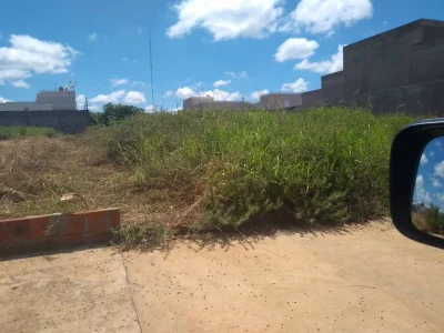 um Lote no Jardim Europa III
