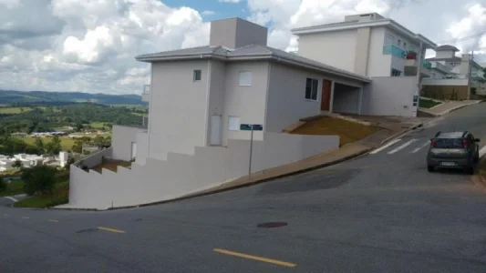 Casa em Condomínio a Venda no Bairro Loteamento Itatiba Country Club - Itatiba, SP