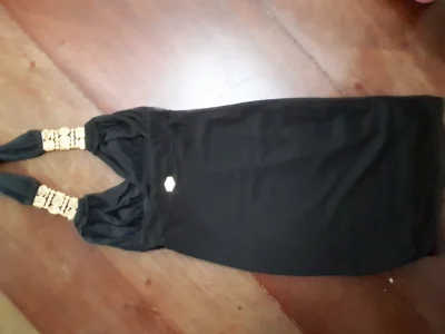 Vestido Tubinho Preto e Vestido Branco de Saia Rodada