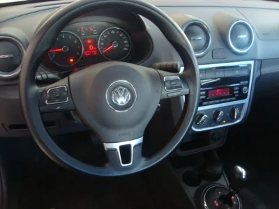 Volkswagen Voyage 2016