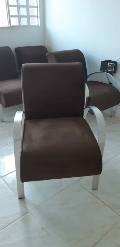 Poltrona Marrom C/braço de Aluminio
