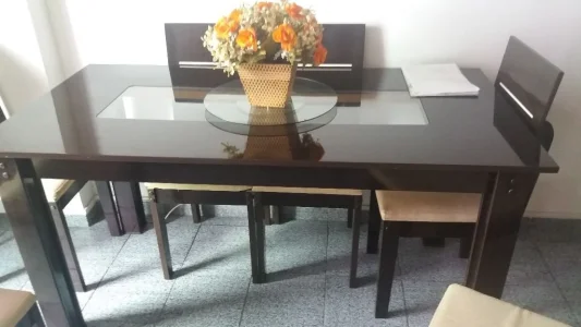 Mesa de Jantar 5 Cadeiras, ótimo Estado