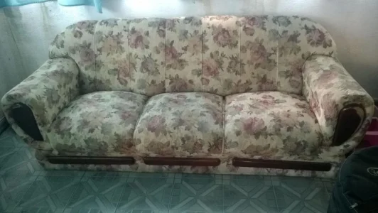 Vendo um Jogo de Sofá 2 e 3 Lugares, ótimo Estado
