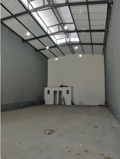 Salão Comercial com 300 m2 em São Paulo - Jardim Jabaquara por 8 Mil para Alugar