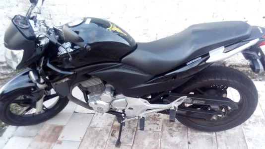 Vendo Moto CB 300 2014