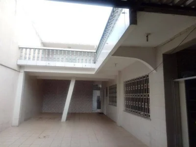 Casa com 5 Dormitórios à Venda, 320 m2 por RS 740.000 - Japiim - Manaus-am