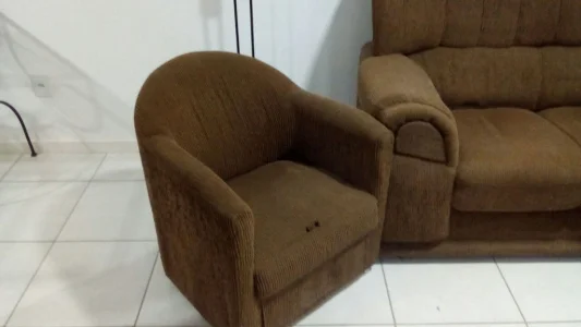 1 Sofá 3 Lugares + 1 Poltrona