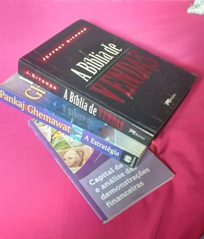 Livros Eletrônicos com Direto de Revenda