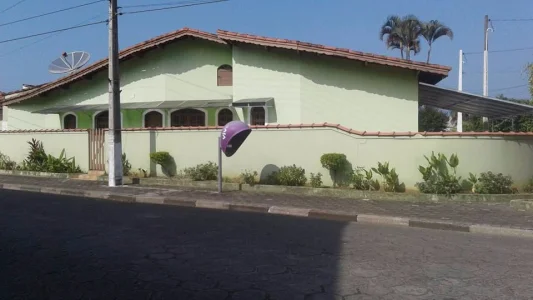 Imperdível Belíssima Casa em Mongaguá Confira