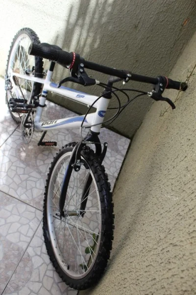 Tres Bicicletas em Bom Estado