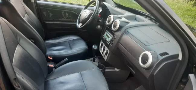 Vende-se Carro