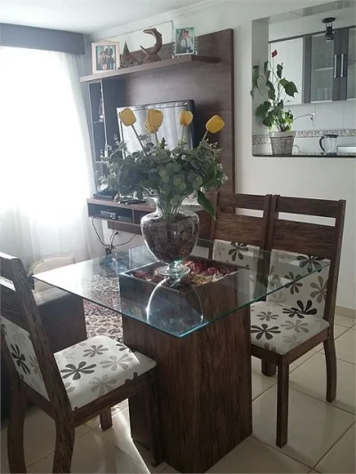 Apartamento c/ 2 Dormitórios 52 m2 Reformado no Bairro Santa Cândida