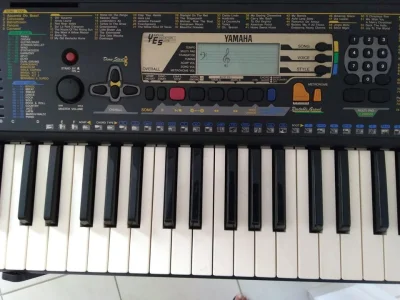 Teclado Yamaha Semi Novo