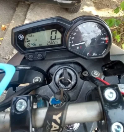 Yamaha XJ6 (parcelo)