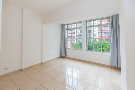 Apartamento Todo Reformado Espaçoso e Iluminado Próximo ao M