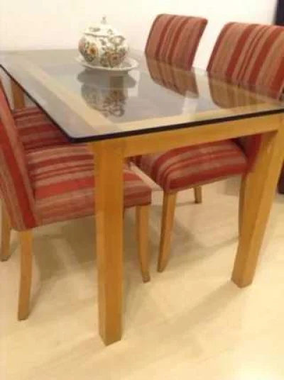 Mesa de Jantar com 4 Cadeiras