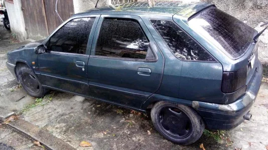 Carro Barato (andando)