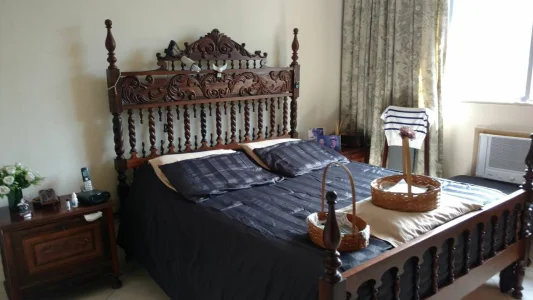 Cama Queen Jacarandá Maciço