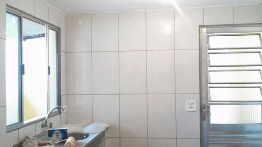 Casa 3 Cômodos no Cocaia
