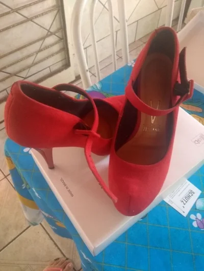 Calçado Peep Toe