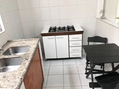 Casa Mobiliada com Quartos Compartilhados no Bairro Liberdade