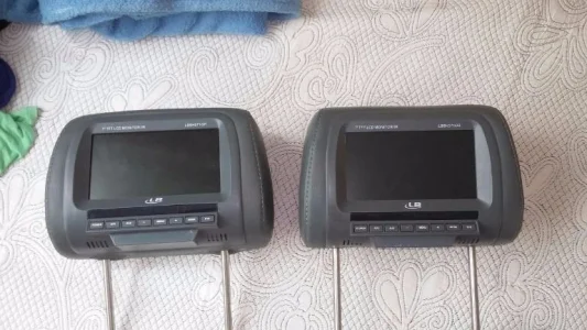 Encosto de Cabeça para Carro com DVD