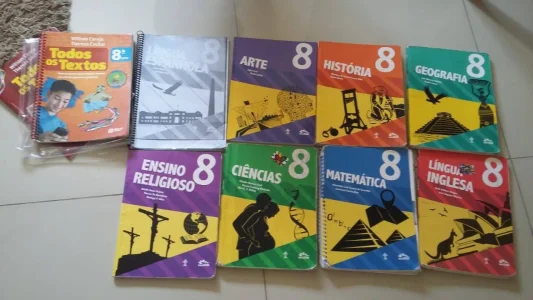 Vendo Os Livros Usados do 8 Ano da Escola Adventista