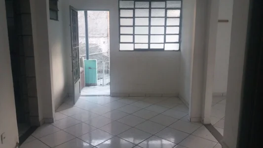 Casa com Dois Quartos no Largo do Baradas