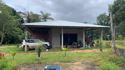 Sítio com 2 Dormitórios à Venda, 3136 m2 por RS 500.000 - Zona Rural - Iranduba-am