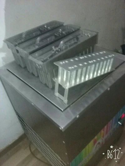 Máquina para Fazer Picolé Semi Nova